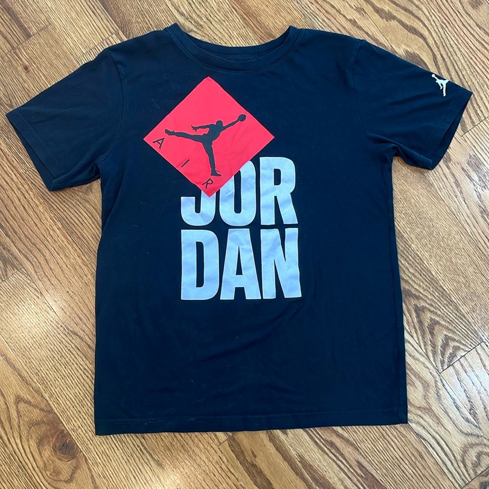 Boy’s Air Jordan Brand Shirt. Size XL 13-15 YRS. Excellent/Like New Condition.